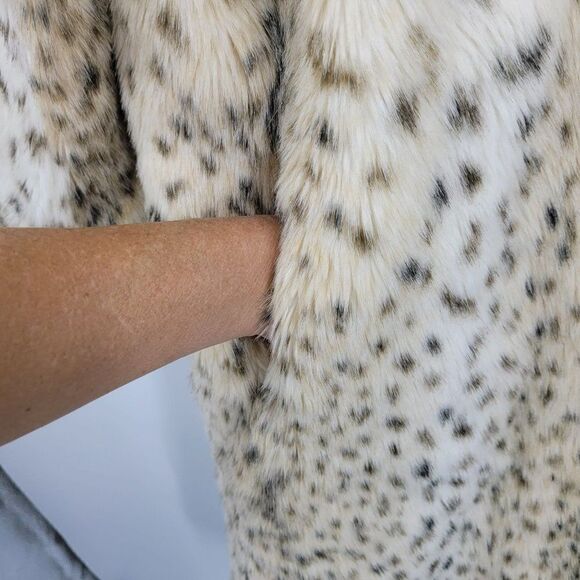 Vintage 70's Reversible Vegan Faux Fur Raincoat M Snow Leopard Animal Pockets - Picture 8 of 16